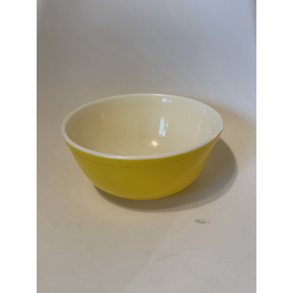 Vintage PYREX 403 Yellow Mixing Bowl 2.5 Qt Primary Colors Made in USA